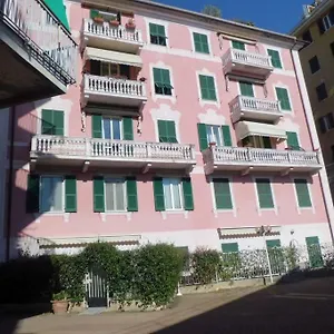 Davanti Al Mare E Al Parco Rapallo